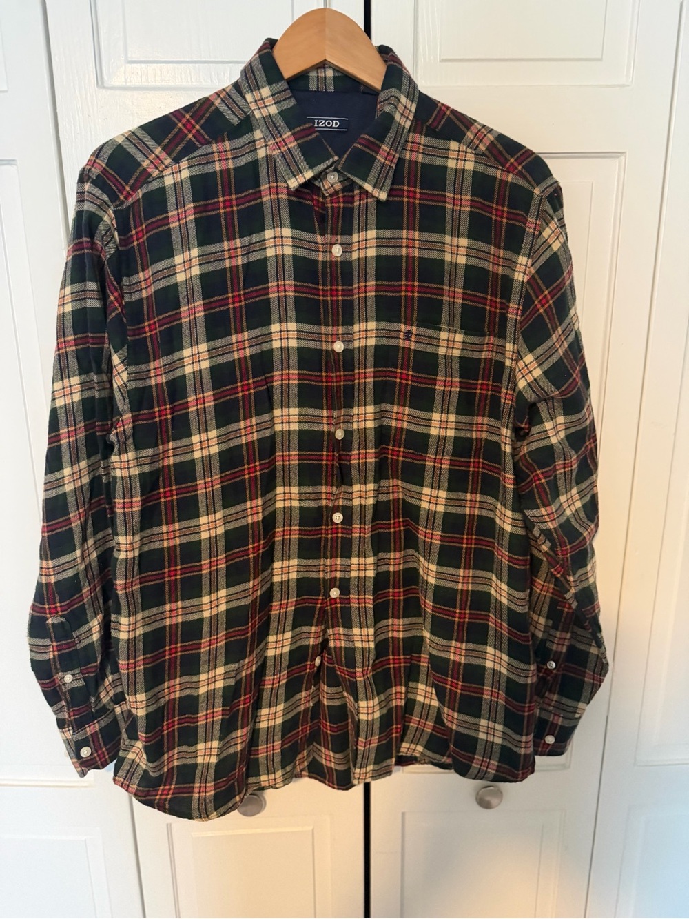 IZOD Mens XL Plaid Shirt Blue Red 100% Cotton Long Sleeve Button Down